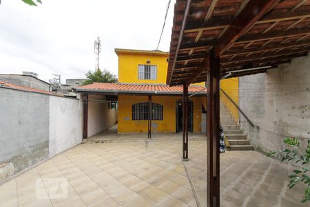 Casa à venda com 330m², 2 quartos e 1 vaga Casa à venda com 330m², 2 quartos e 1 vagaQuintal
