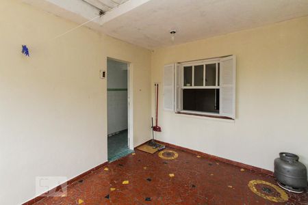 Casa à venda com 330m², 2 quartos e 1 vaga Casa à venda com 330m², 2 quartos e 1 vagaQuintal