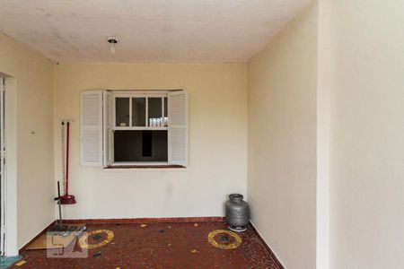 Casa à venda com 330m², 2 quartos e 1 vaga Casa à venda com 330m², 2 quartos e 1 vagaQuintal