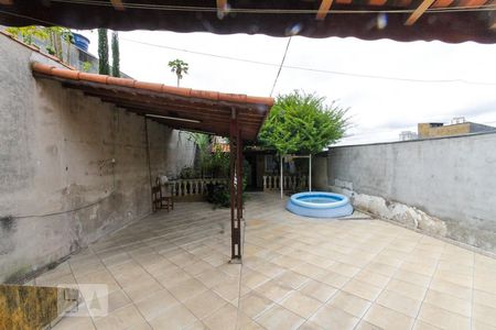 Casa à venda com 330m², 2 quartos e 1 vaga Casa à venda com 330m², 2 quartos e 1 vagaQuintal