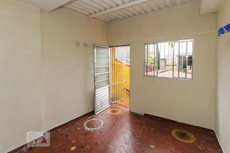 Casa à venda com 330m², 2 quartos e 1 vaga Casa à venda com 330m², 2 quartos e 1 vagaQuintal