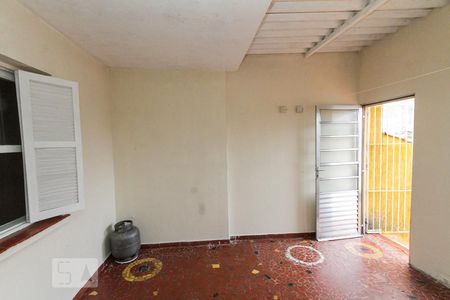 Casa à venda com 330m², 2 quartos e 1 vaga Casa à venda com 330m², 2 quartos e 1 vagaQuintal