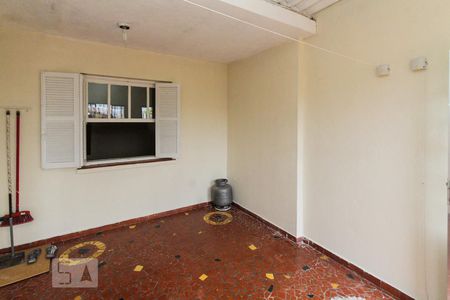 Casa à venda com 330m², 2 quartos e 1 vaga Casa à venda com 330m², 2 quartos e 1 vagaQuintal