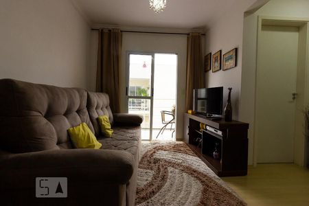 Sala  de apartamento para alugar com 2 quartos, 50m² em Jardim dos Ipês, Cotia