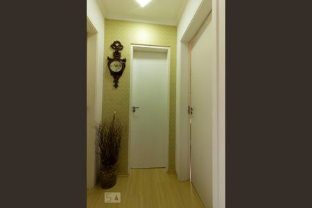 Hall dos Quartos  de apartamento para alugar com 2 quartos, 50m² em Jardim dos Ipês, Cotia