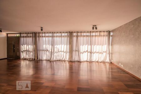 Sala de casa para alugar com 4 quartos, 650m² em Planalto Paulista, São Paulo