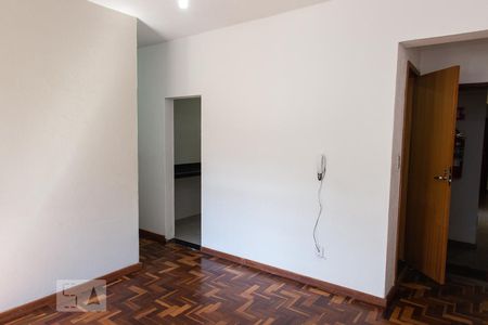 Sala de apartamento para alugar com 3 quartos, 70m² em Horto Florestal, Belo Horizonte