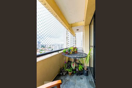 Apartamento à venda com 96m², 3 quartos e 2 vagasVaranda