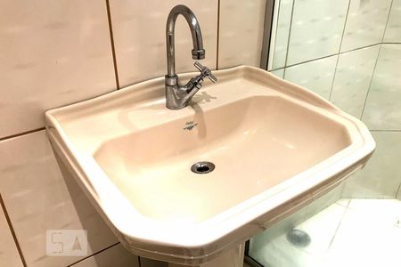 Apartamento à venda com 100m², 2 quartos e sem vagaBanheiro da Suíte