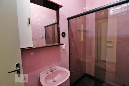 Casa à venda com 150m², 4 quartos e 1 vagaBanheiro 2