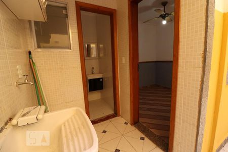 Casa à venda com 150m², 4 quartos e 1 vagaÁrea de Serviço