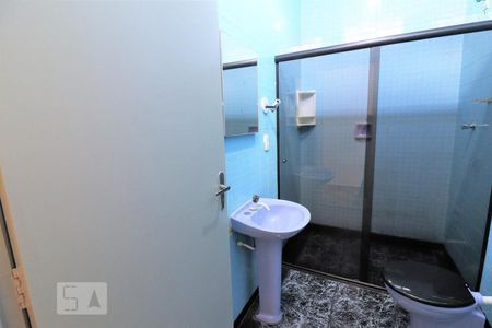 Casa à venda com 150m², 4 quartos e 1 vagaBanheiro 1