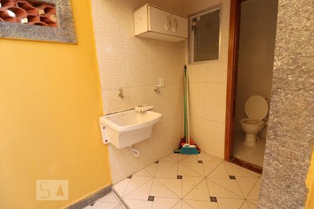 Casa à venda com 150m², 4 quartos e 1 vagaÁrea de Serviço