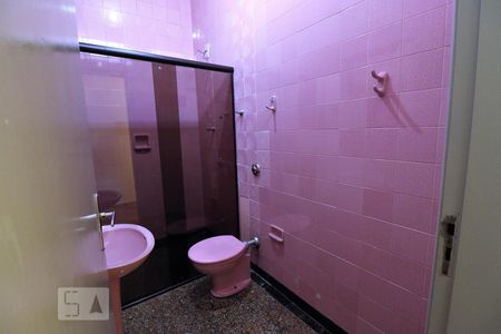 Casa à venda com 150m², 4 quartos e 1 vagaBanheiro 2