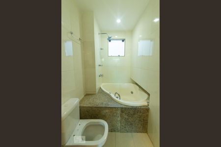 Apartamento para alugar com 100m², 3 quartos e 2 vagas Apartamento para alugar com 100m², 3 quartos e 2 vagasBanheiro da Suíte