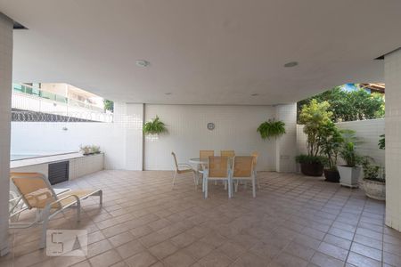 Apartamento para alugar com 100m², 3 quartos e 2 vagas Apartamento para alugar com 100m², 3 quartos e 2 vagasÁrea Comum - Espaço Salão de Festa/Piscina