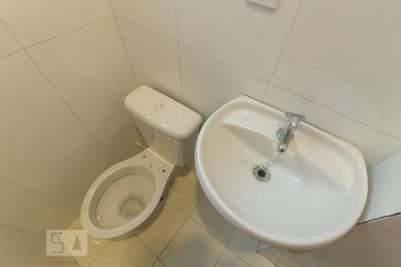 Apartamento para alugar com 100m², 3 quartos e 2 vagas Apartamento para alugar com 100m², 3 quartos e 2 vagasBanheiro de Serviço
