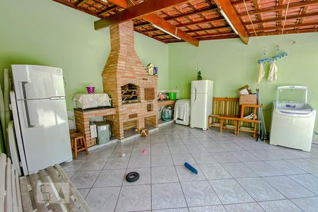 Casa à venda com 280m², 4 quartos e 2 vagasÁrea comum - Churrasqueira