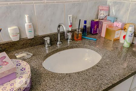 Casa à venda com 280m², 4 quartos e 2 vagasDetalhe Banheiro