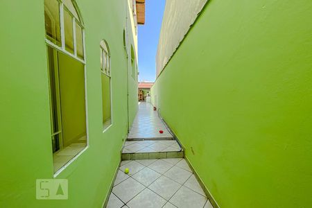 Casa à venda com 280m², 4 quartos e 2 vagasCorredor