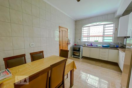 Casa à venda com 280m², 4 quartos e 2 vagasCozinha