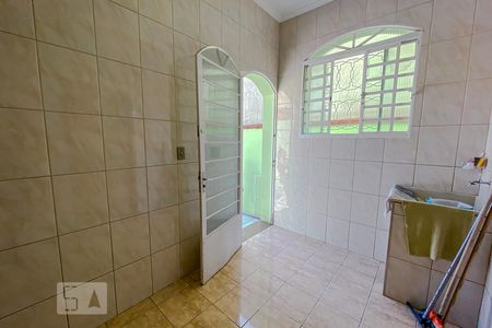 Casa à venda com 280m², 4 quartos e 2 vagasLavanderia