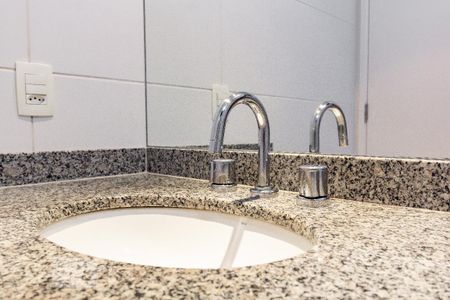 Banheiro de apartamento para alugar com 1 quarto, 50m² em Jardim Novo Santo Amaro, São Paulo