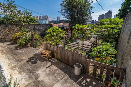 Casa à venda com 370m², 3 quartos e 1 vaga Casa à venda com 370m², 3 quartos e 1 vagaQuintal da Frente