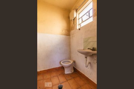 Banheiro da Kit 01 de casa à venda com 3 quartos, 370m² em Vila Porto, Barueri