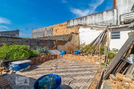 Casa à venda com 370m², 3 quartos e 1 vaga Casa à venda com 370m², 3 quartos e 1 vagaQuintal dos Fundos