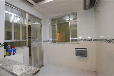 Apartamento para alugar com 65m², 2 quartos e sem vagaBanheiro Social