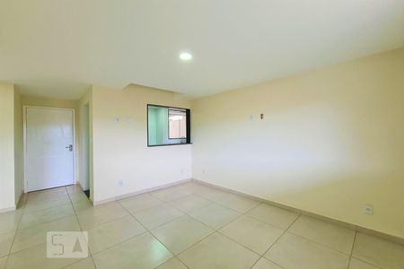 Sala de apartamento para alugar com 2 quartos, 70m² em Pilares, Rio de Janeiro