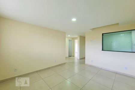 Sala de apartamento para alugar com 2 quartos, 70m² em Pilares, Rio de Janeiro