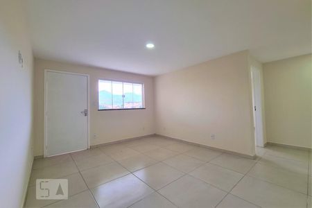 Sala de apartamento para alugar com 2 quartos, 70m² em Pilares, Rio de Janeiro