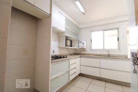 Apartamento para alugar com 178m², 3 quartos e 2 vagas Apartamento para alugar com 178m², 3 quartos e 2 vagasCozinha