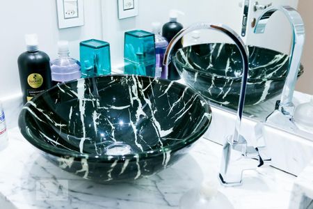 Apartamento para alugar com 66m², 2 quartos e 1 vagaBanheiro Social - Pia