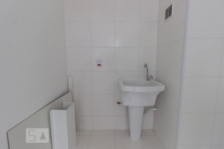 Área de Serviço de apartamento para alugar com 2 quartos, 36m² em Presidente Altino, Osasco