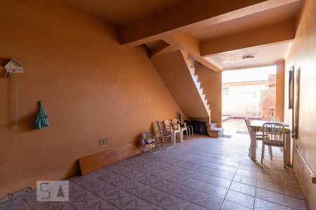 Casa para alugar com 190m², 3 quartos e 1 vaga Casa para alugar com 190m², 3 quartos e 1 vagaGaragem