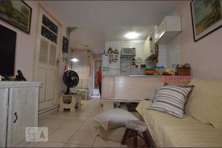 Sala de casa à venda com 1 quarto, 40m² em Del Castilho, Rio de Janeiro