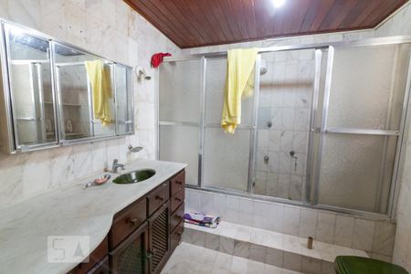 Casa para alugar com 376m², 3 quartos e 3 vagas Casa para alugar com 376m², 3 quartos e 3 vagasBanheiro