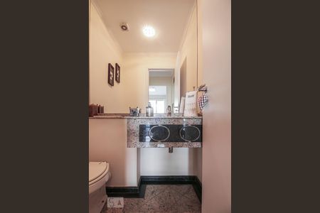 Lavabo de apartamento para alugar com 3 quartos, 120m² em Vila Pompéia, São Paulo