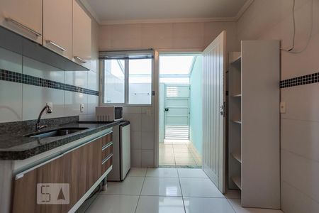 Quarto de kitnet/studio para alugar com 1 quarto, 14m² em Jardim Peri Peri, São Paulo