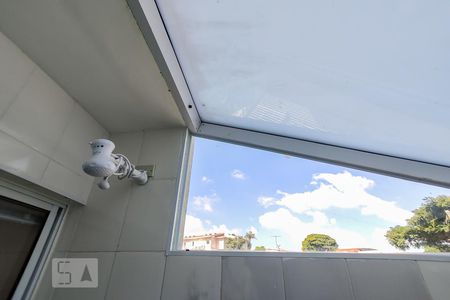 Banheiro de kitnet/studio para alugar com 1 quarto, 14m² em Jardim Peri Peri, São Paulo