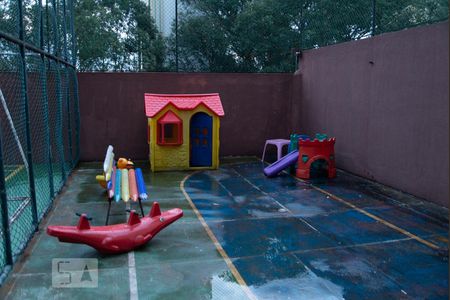 Apartamento para alugar com 80m², 3 quartos e 1 vaga Apartamento para alugar com 80m², 3 quartos e 1 vagaÁrea Comum - Playground
