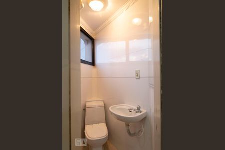 Apartamento para alugar com 80m², 3 quartos e 1 vaga Apartamento para alugar com 80m², 3 quartos e 1 vagaBanheiro de Serviço