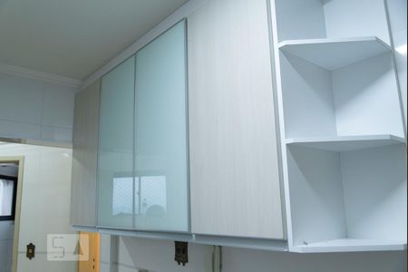 Apartamento para alugar com 80m², 3 quartos e 1 vaga Apartamento para alugar com 80m², 3 quartos e 1 vagaCozinha - Armários