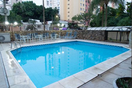 Apartamento para alugar com 80m², 3 quartos e 1 vaga Apartamento para alugar com 80m², 3 quartos e 1 vagaÁrea comum - Piscina