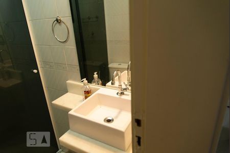 Apartamento para alugar com 80m², 3 quartos e 1 vaga Apartamento para alugar com 80m², 3 quartos e 1 vagaBanheiro social