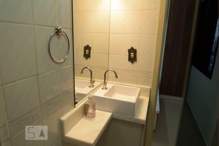 Apartamento para alugar com 80m², 3 quartos e 1 vaga Apartamento para alugar com 80m², 3 quartos e 1 vagaBanheiro social