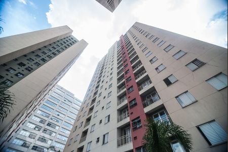 Apartamento para alugar com 57m², 3 quartos e 1 vaga Apartamento para alugar com 57m², 3 quartos e 1 vagaFachada